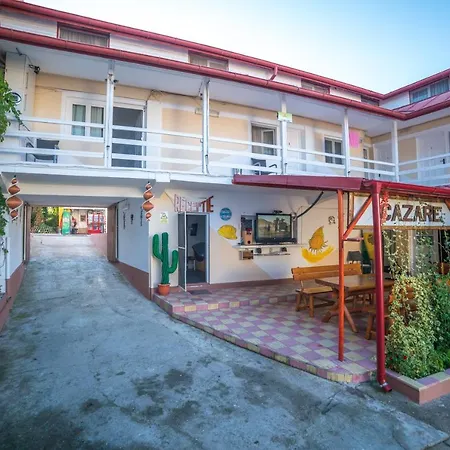 Casa La Nea Petrica Guest house
