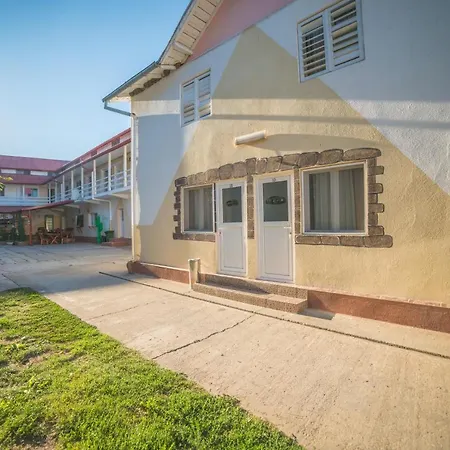 Guest house Casa La Nea Petrica