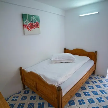 Casa La Nea Petrica Guest house